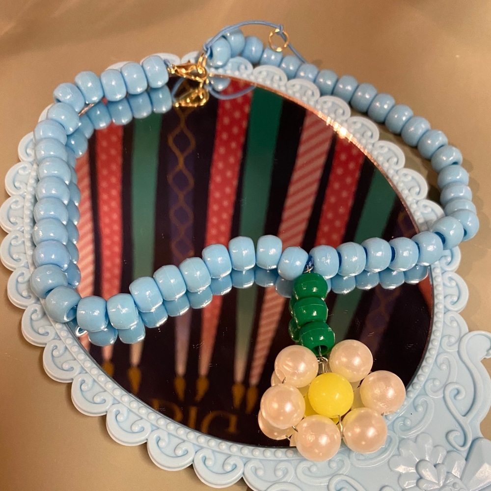 Kids bead necklace flower